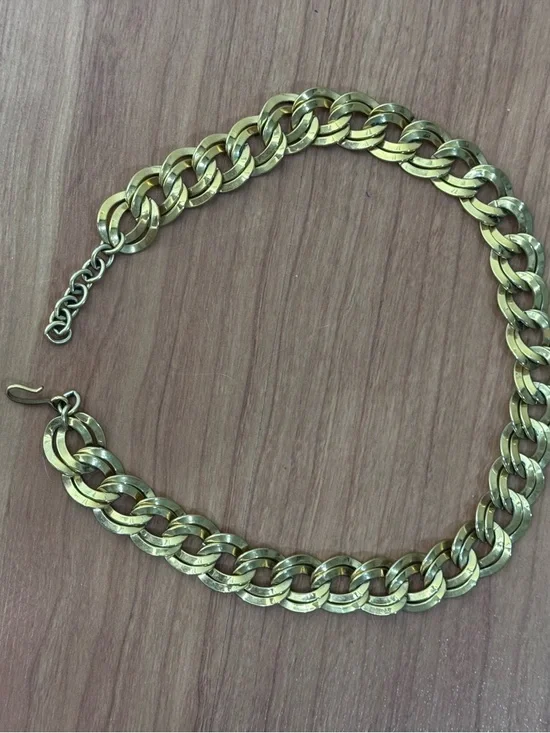 Vintage Monet Gold Tone Statement Necklace Chunky Link Chain - Picture 2 of 2